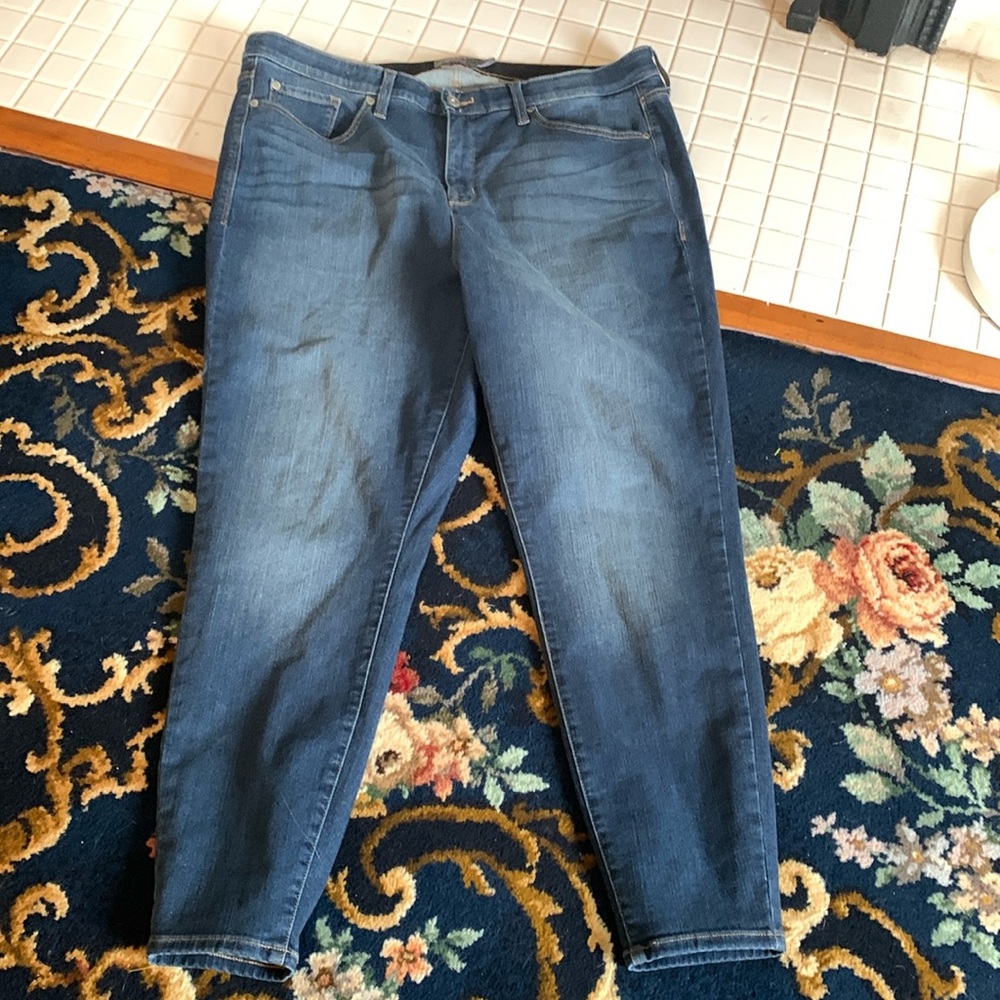 Torrid Sky High Skinny jeans- premium stretch. Worn about 4x.Very good condition